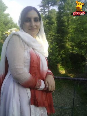 Pakistani Girl in White Tight Salwar Kameez