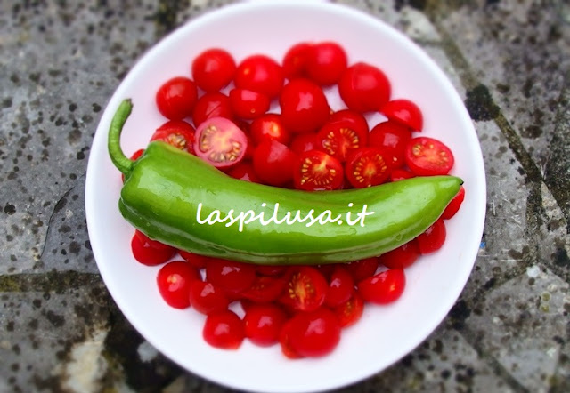 Ricetta salentina cummidori schiattariciati ovvero pomodori schiacciati