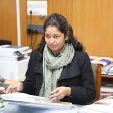 कलेक्टर श्रीमती प्रतिभा पाल के लिए इमेज परिणाम