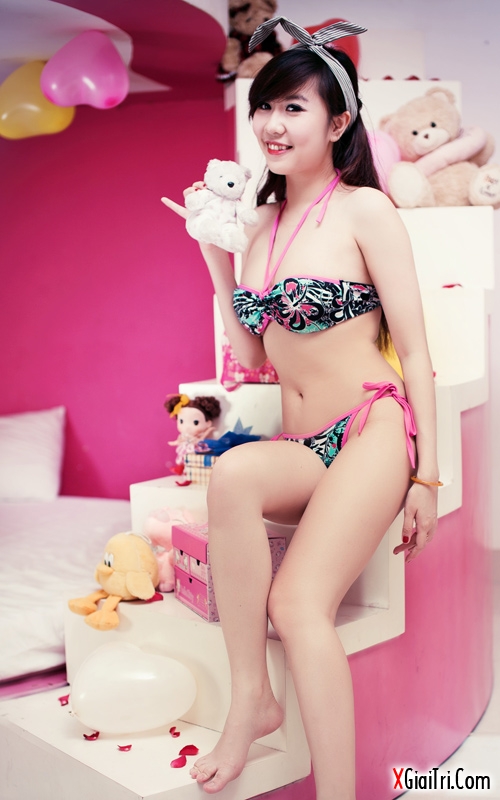 Bikini- nóng rực cả người