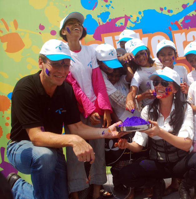 Yana Gupta Celebrates 2011 Holi With NGO Kids
