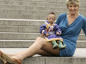 Funny Smallest Woman in the World