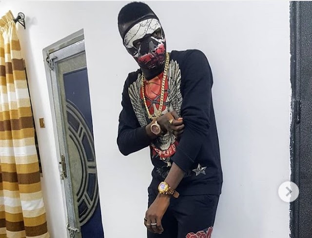 AKPORORO MASKED LIKE WIZ KID - FANS REACT