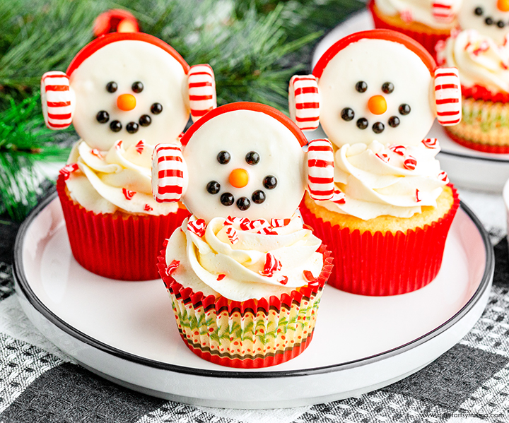 Peppermint Snowman Cupcakes