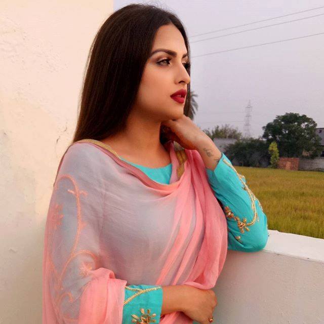 Himanshi Khurana  Bathroom Hot Video,Himanshi Khurana Hot Bathroom Photos,Himanshi Khurana Hot Bedroom Photos,Himanshi Khurana Boyfriend New,Himanshi Khurana Latest Wallpapers,Himanshi Khurana Latest 2019 Pictures,Himanshi Khurana Actress Real Whtsapp Number