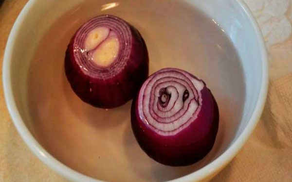 Peel 2 Onions, Pour 2 Liters Of Water, Then Watch What Happens To Your Health