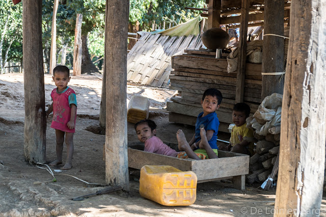 Village de Kainchaung-Rivière Lemro-Birmanie-Myanmar