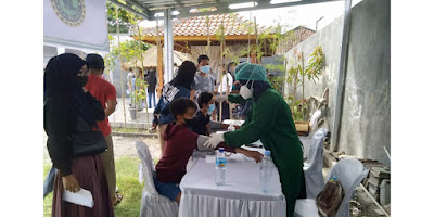 Gandeng Pemerintah, Laskar Sasak Gelar Vaksinasi Massal di Lombok