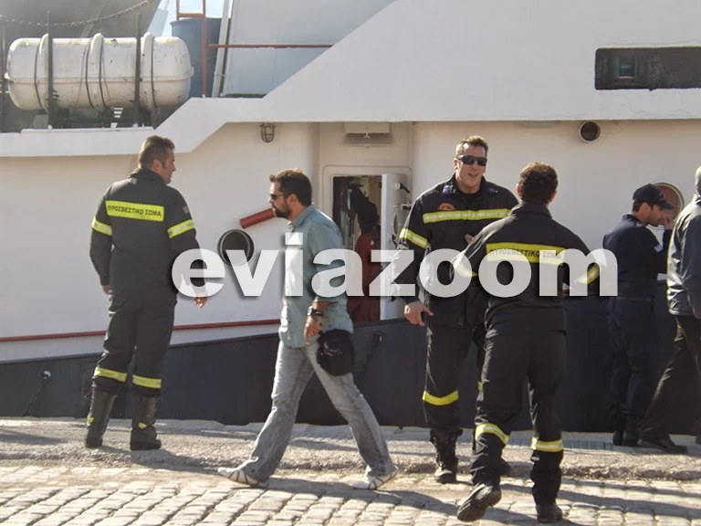 Πλοίο πήρε φωτιά στο λιμάνι της Χαλκίδας! ΦΩΤΟ & ΒΙΝΤΕΟ Πλοίο πήρε φωτιά στο λιμάνι της Χαλκίδας! ΦΩΤΟ & ΒΙΝΤΕΟ