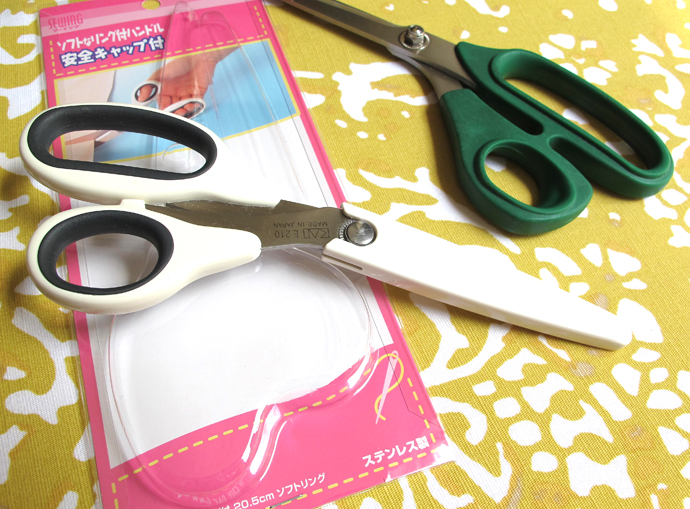 oonaballoona | a sewing blog | my favorite sewing goodies #1 | kai scissors