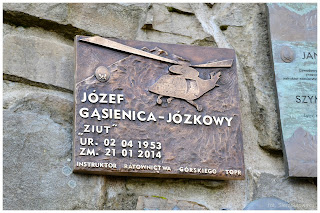 Symboliczny cmentarz ludzi gór na Wiktorówkach
