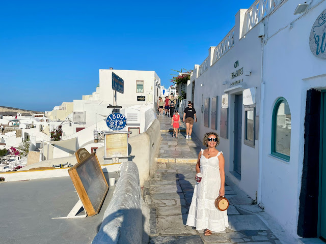 Santorini gezi rehberi Oia sokakları