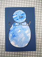 Carte avec un bonhomme de neige carte d'hiver enfant dessin bonhomme de neige à la peinture dessin bonhomme de neige à imprimer carte hiver avec collage photo