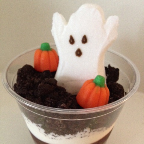 graveyard dirt halloween treat cups