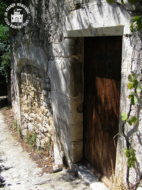 LE POET-LAVAL (26) - Village médiéval