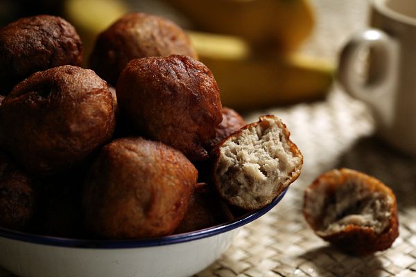 Cekodok pisang gebu dan tembam - masam manis