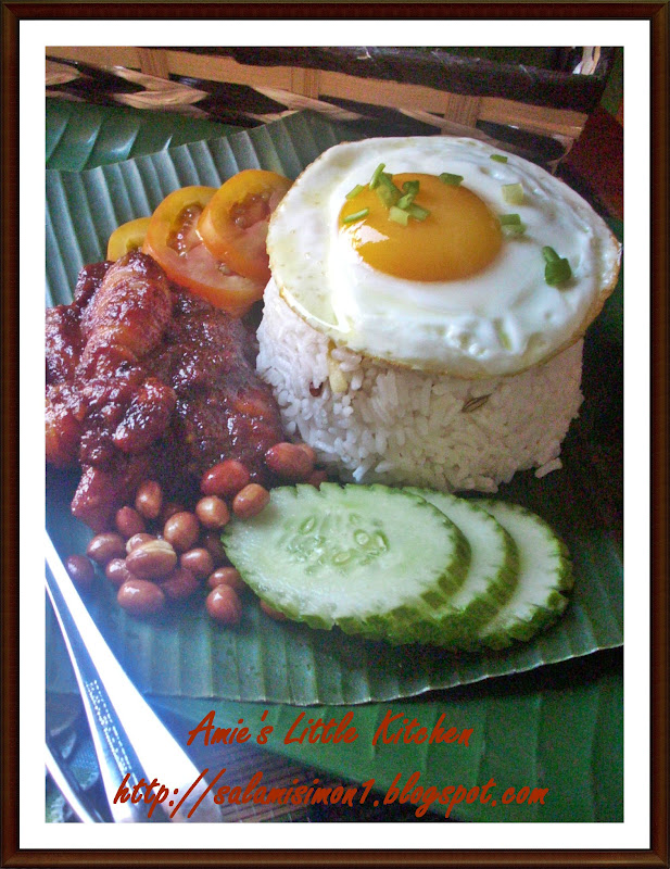 AMIE'S LITTLE KITCHEN: Nasi Lemak Resepi Nenek Kusss