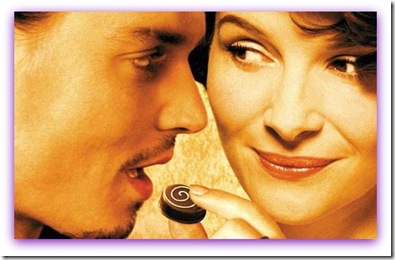 Imagem do filme Chocolat, com Johnny Depp e Juliette Binoche