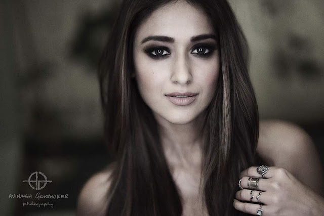 Heroine Ileana D'cruz Latest HD Wallpaper 2017