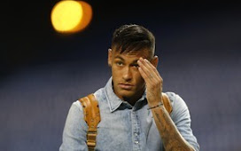 Neymar será operado e só volta aos gramados um mês antes da Copa