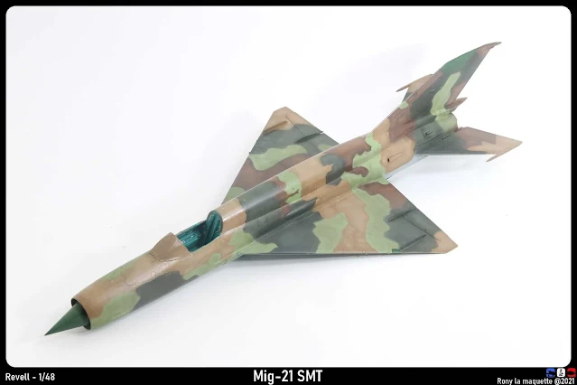 Reprise du camouflage du Mig-21 SMT de Revell au 1/48.