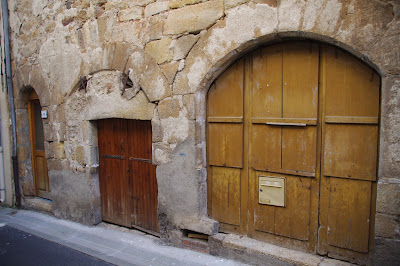 Photo de belles portes et fenêtres d'Auvergne