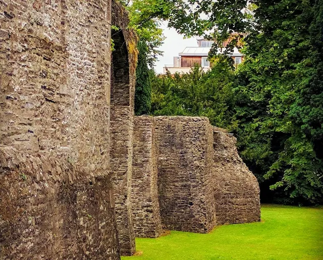 Ruined Castles in Ireland: Maynooth Castle
