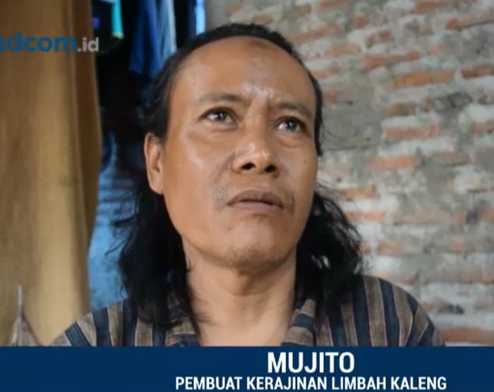 Rakyat Jelata Indonesia Rajin Mujito pembuat kerajinan  