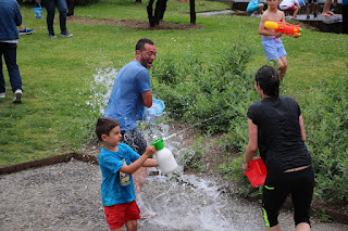 Guerra de agua en las fiestas de Desierto