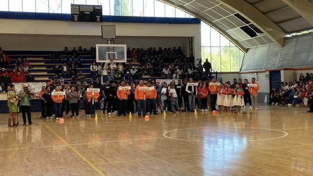 CON MÁS SILLAS VACÍAS QUE MAESTROS ENTUSIASMADOS INICIAN JORNADAS DEPORTIVAS DEL SNTE.