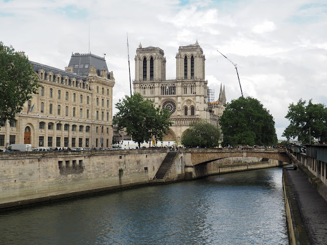 24 hours in Paris - Notre Dame