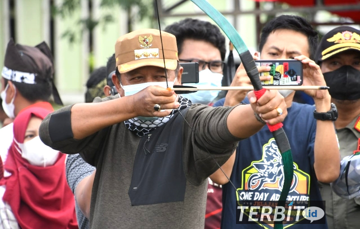 Bupati Sopppeng Membuka acara Latihan bersama Olahraga Panahan se-Sulawesi