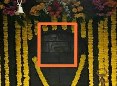 शिरडी साईं बाबा मंदिर में चमत्कार दीवार पर दिखाई दिए बाबा