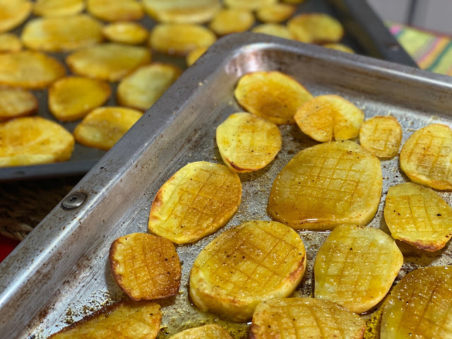 Patatas al horno crujientes con pimentón para niños