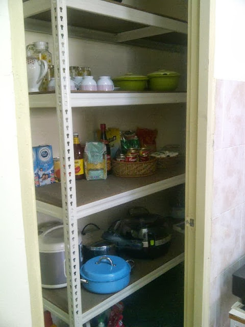 Our Stories Rak  dalam  stor  pantry