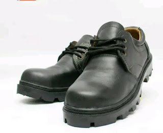 Sepatu Safety Kulit