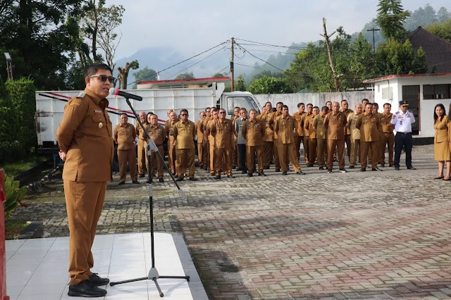 Pj Bupati Dimposma Pimpin Apel Gabungan Perdana di Lingkungan Pemkab Taput  