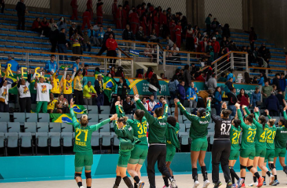 Primeira rodada de futebol feminino com goleada nos Jogos Pan-Americanos de  2023 - Surto Olímpico