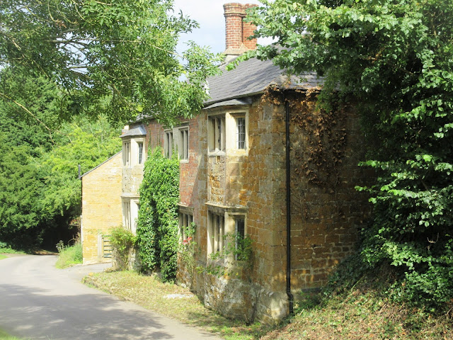 The Manor, East Farndon