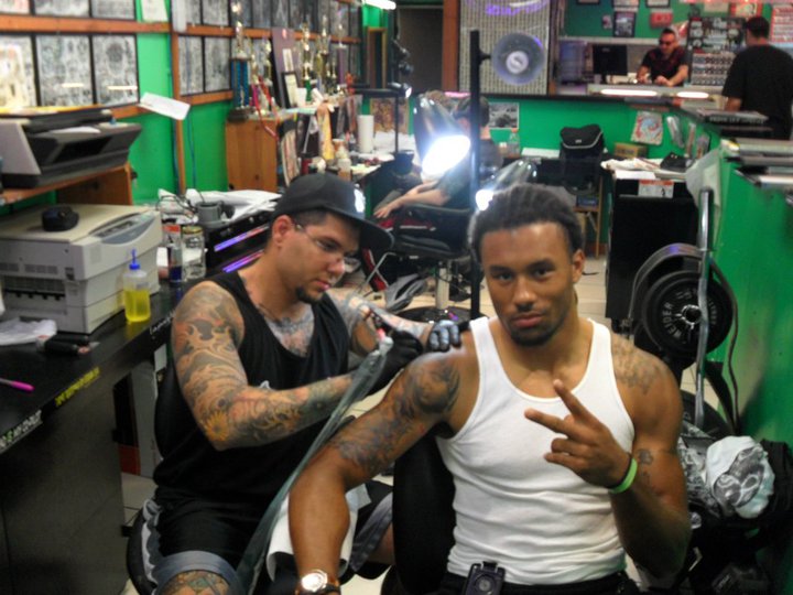  and Tattoo Blues recently hosted Miami Dolphins' own Roberto Wallace and 