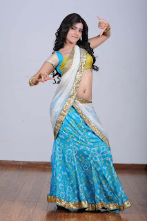 Samantha Latest Hot Navel Show in Half Saree