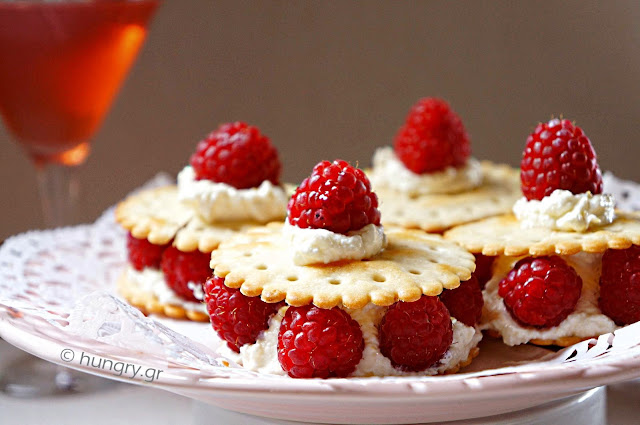 Raspberries & Cream Cheese Crackers