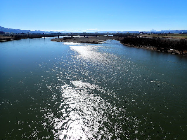 從「大手大橋」看到的「長生橋」。 長岡花火大會在這兩座橋之間舉行。