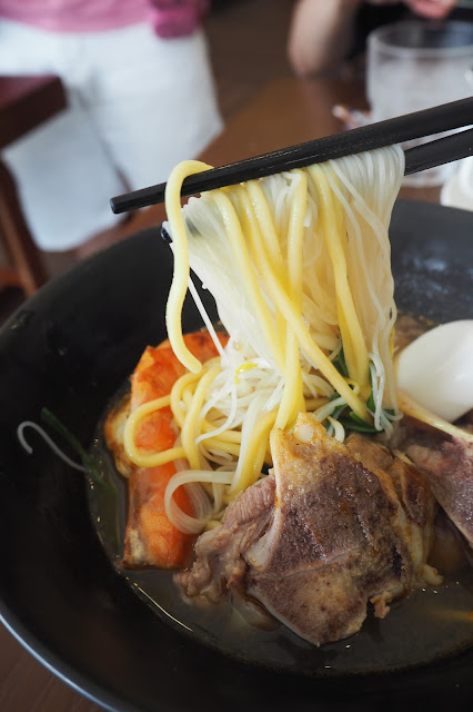 Dorsett Hotel Live cooking station the heritage pork and prawn noodles