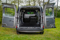 Nissan NV250 L2 Panel Van (2020) Rear