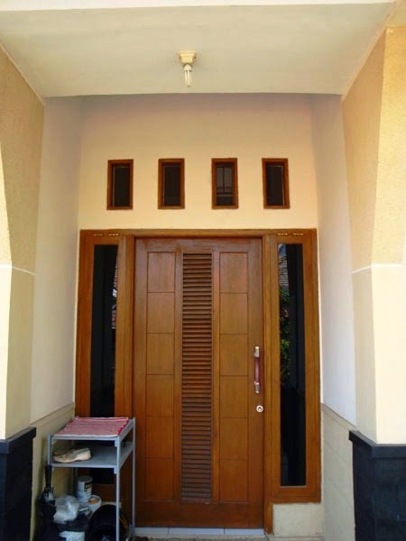 Pengrajin Kusen Pintu Lemari Dapur Mebel dari  kayu  jati dan mahoni di Mojokerto