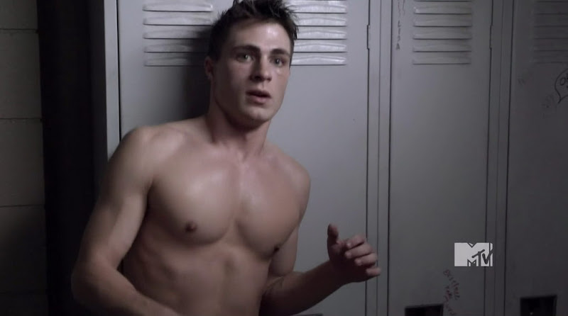 Colton Haynes Shirtless in Teen Wolf s1e05