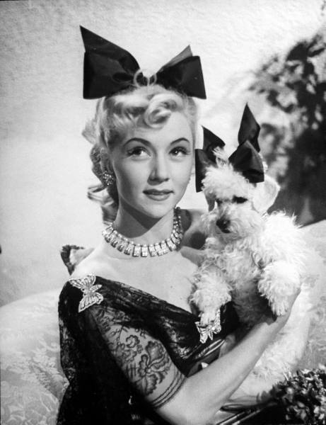 gloria grahame and poodle 1946