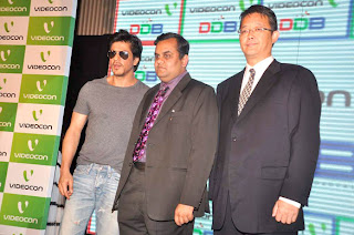 SRK Snapped at 'DDB Videocon' press meet