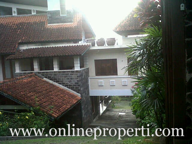 RUMAH DIJUAL: Dijual Rumah Sangat Luas 1100 meter di Dago 